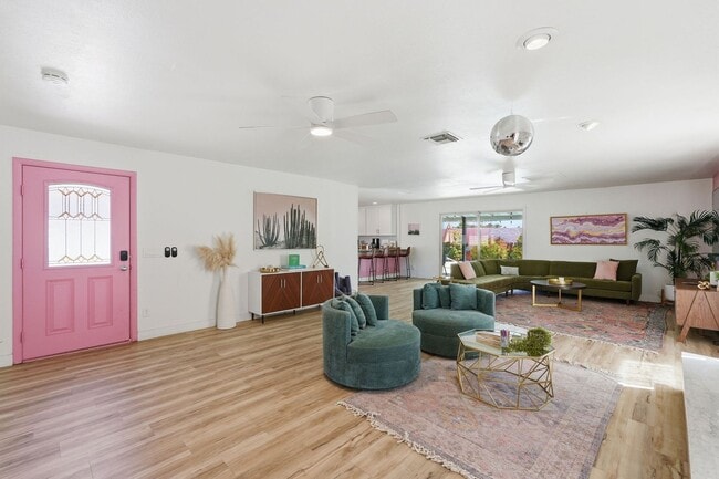 Foto del edificio - Scottsdale Oasis Ready for July move-in!