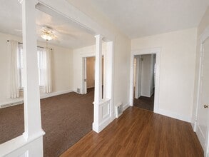 Building Photo - 422 Franklin Ave