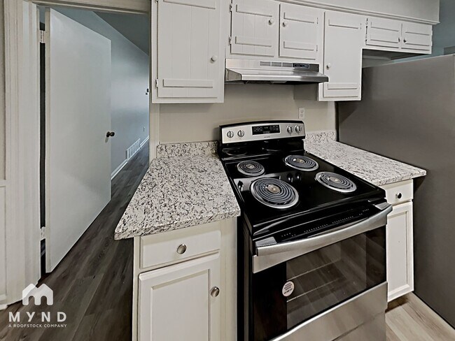 Foto del edificio - 5561 Elmhurst Ave