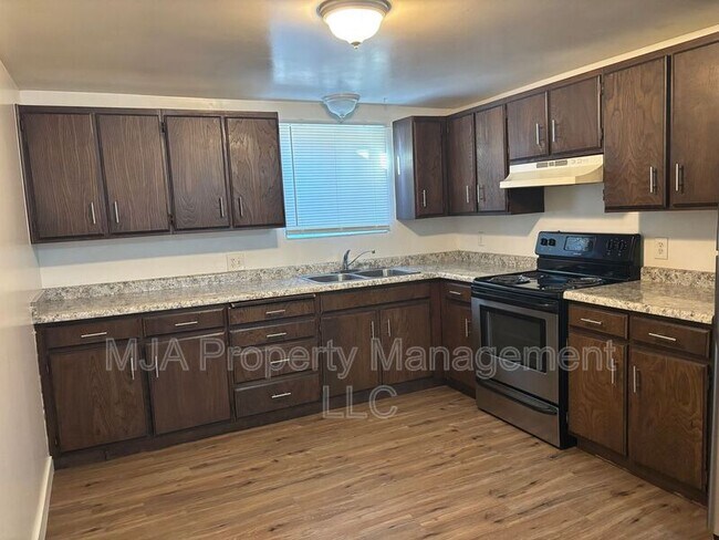 Building Photo - 271 N 300 W