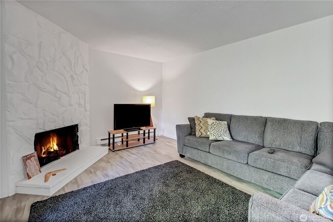Building Photo - 419 S 325th Pl