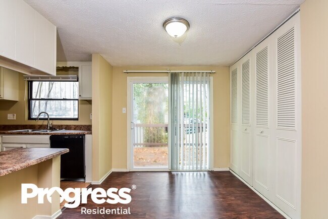 Building Photo - 4922 Glenside Ct