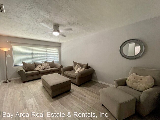 Building Photo - 3 br, 1.5 bath House - 11607 E Old Hillsbo...
