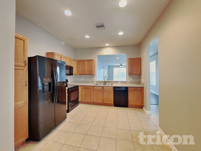 Building Photo - 5010 98th Ave E