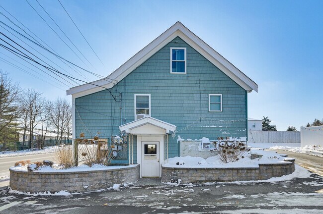 Foto del edificio - 815 Donata Rd