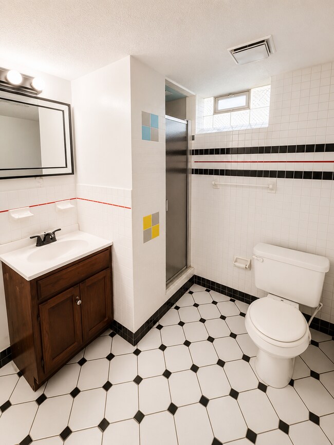 Building Photo - Charming 3BR Rental with Extra Living Space in Basement