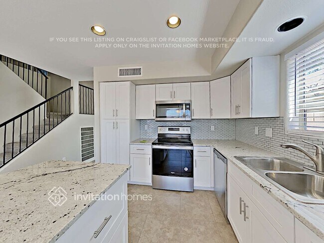 Foto del edificio - 12319 W Medlock Dr