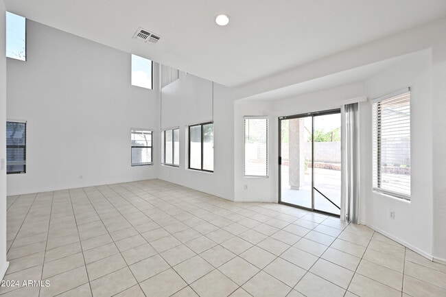 Building Photo - 10831 W Sheridan St