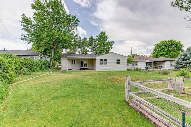 Back - 1371 E Bates Ave