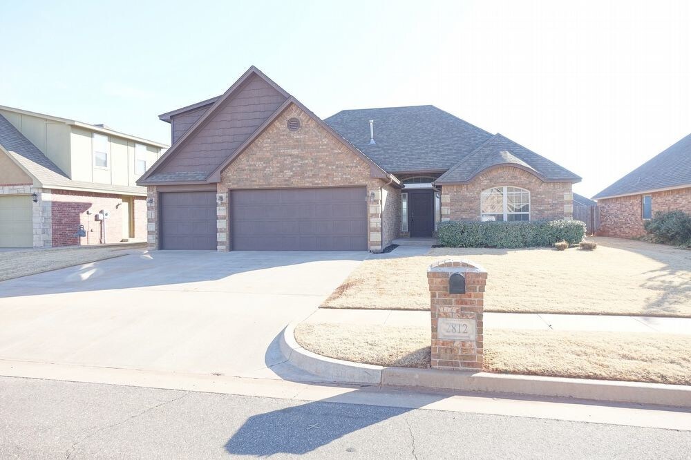 Primary Photo - Fabulous Home in Deer Creek
