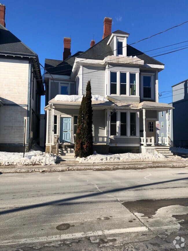 Courthouse Plaza Apartments under 2,000 Lewiston, ME
