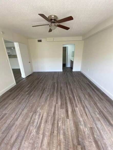 Foto del edificio - 18335 NW 68th Ave