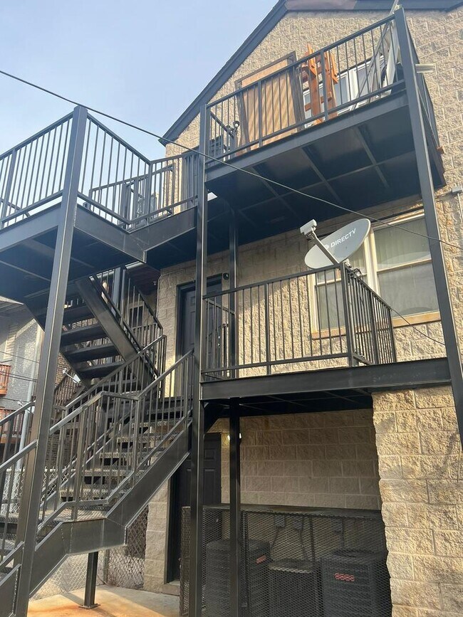 Foto del edificio - 3115 W Lexington St