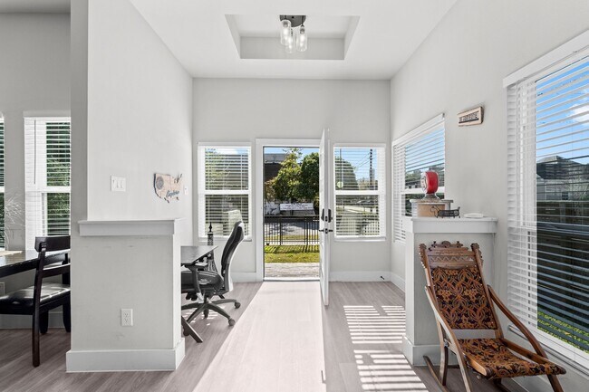 Building Photo - 507 Carl St