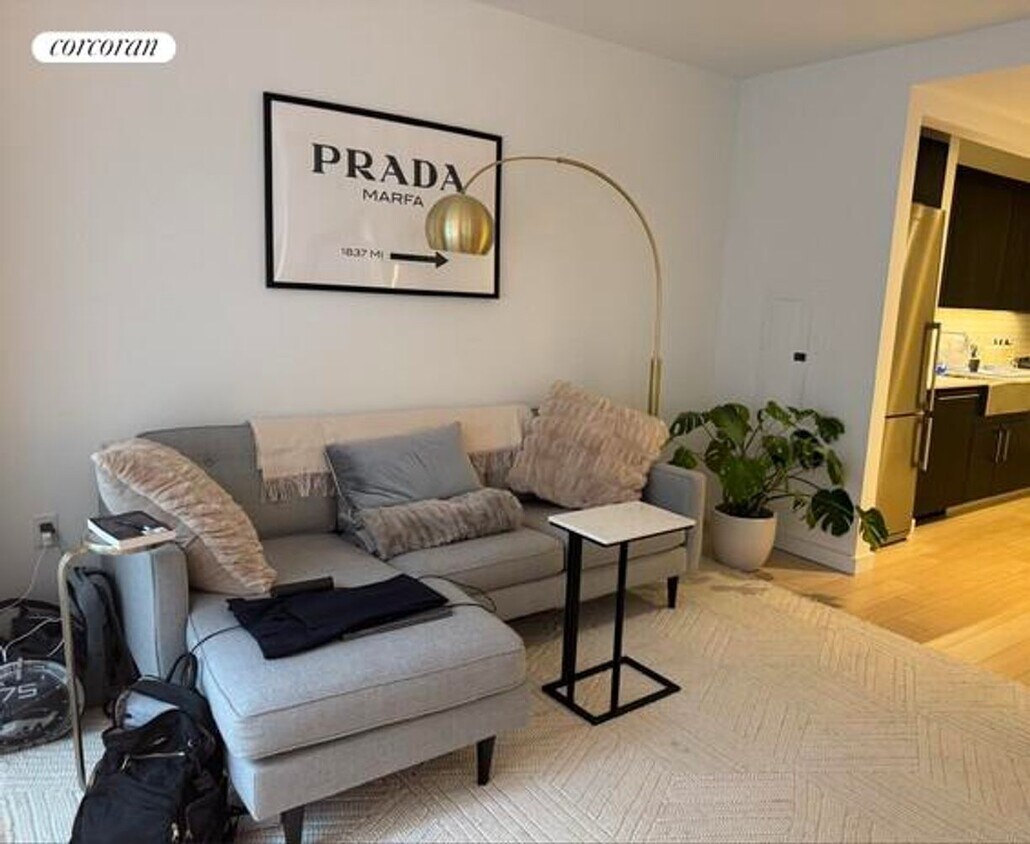 Foto principal - 535 W 43rd St