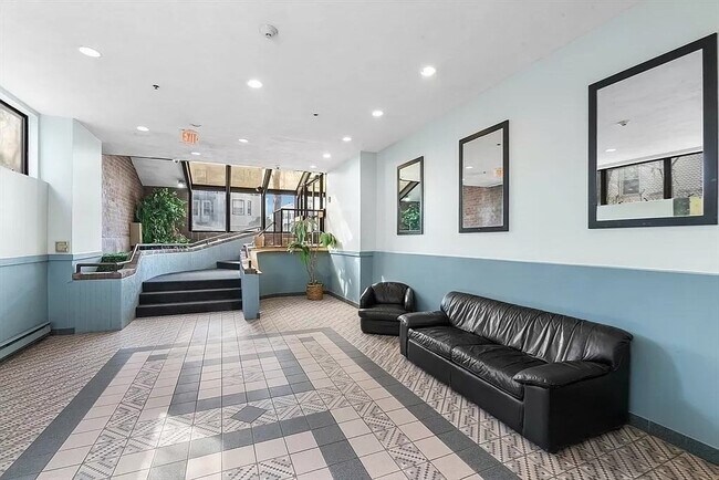 Building Photo - 39 Parlin St