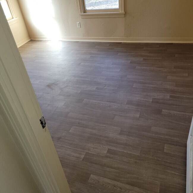 Foto del edificio - cute 2br 1 bath house.  recently updated