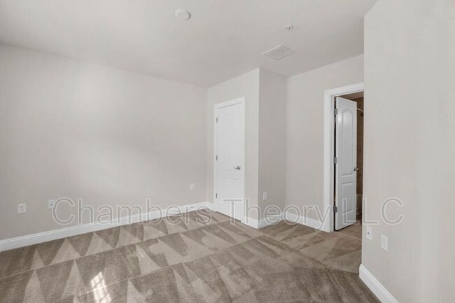 Building Photo - 415 N Upton Ct