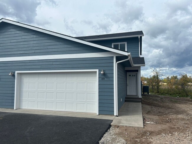 Building Photo - Newly Built Townhouse