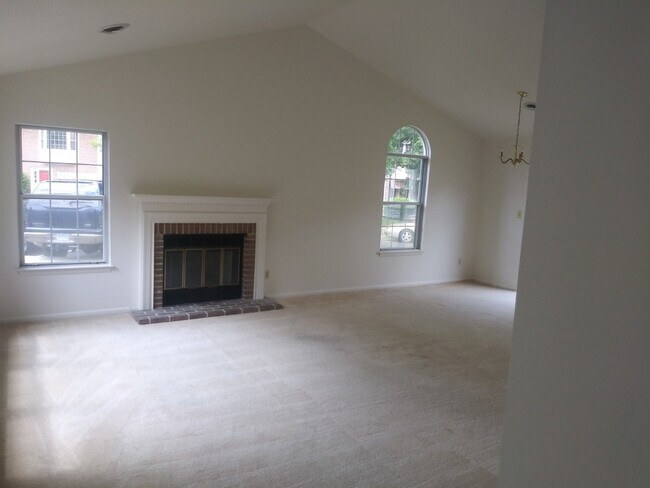 Building Photo - 4624 Governor Kent Ct