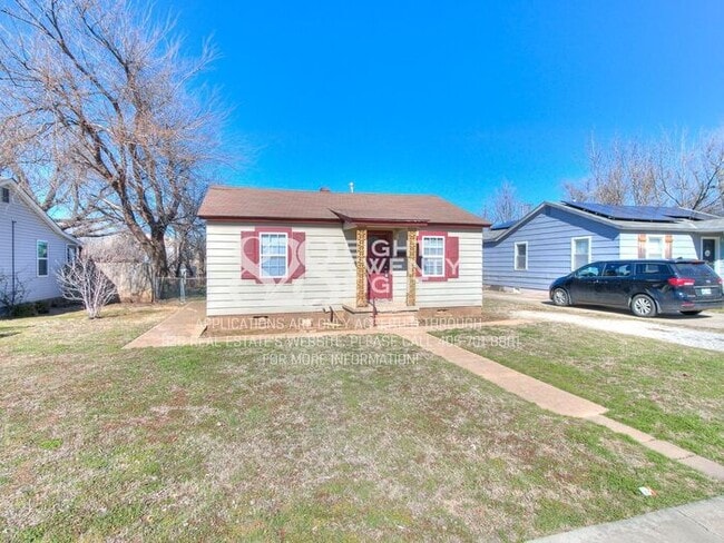 AVAILABLE NOW! Super Cute 2 Bed/1 Bath with HUGE backyard in Bethany! - AVAILABLE NOW! Super Cute 2 Bed/1 Bath with HUGE backyard in Bethany! House