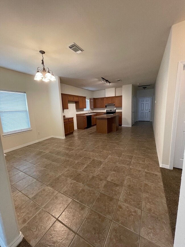 Foto del edificio - 10235 Berry Hill Ln