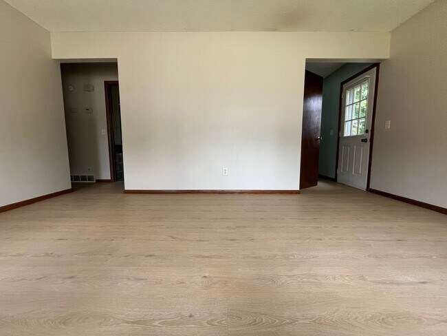Foto del edificio - 807 Elm Creek Cir