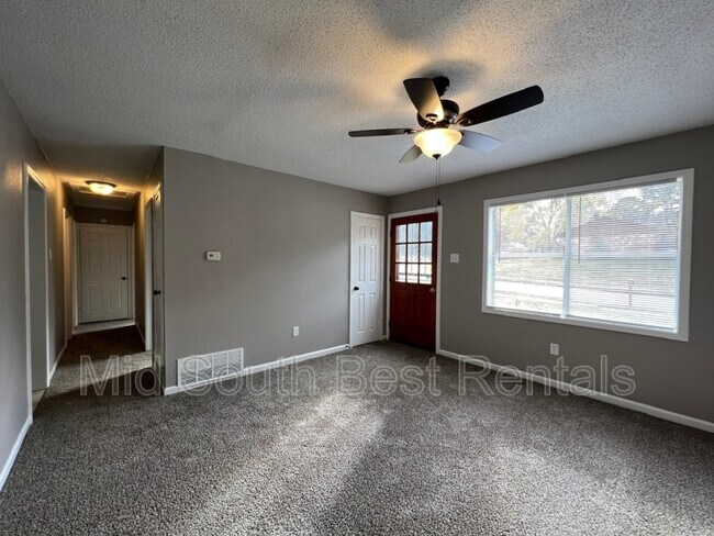 Building Photo - 4532 Spring Glen
