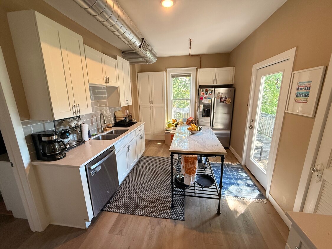 Kitchen - 1327 Jefferson St NE
