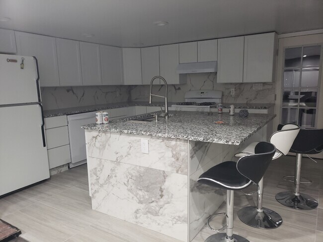 Large kitchen and center island - 6848 W 114th St
