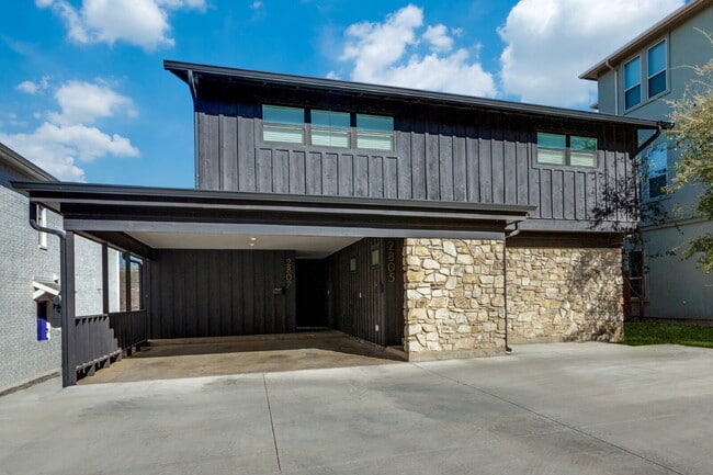 Foto del edificio - Great 2 bedroom upstairs unit - Available Summer 2026