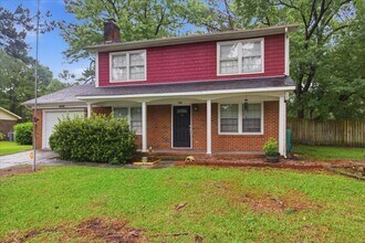 Building Photo - 208 Greenbriar Dr
