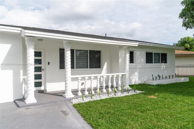 Foto del edificio - 1331 NE 160th St