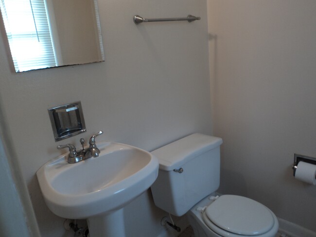 Building Photo - 849 Bedrock Dr