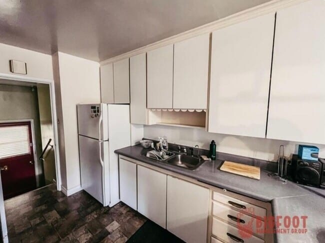 Foto del edificio - Hauser/Park Duplex