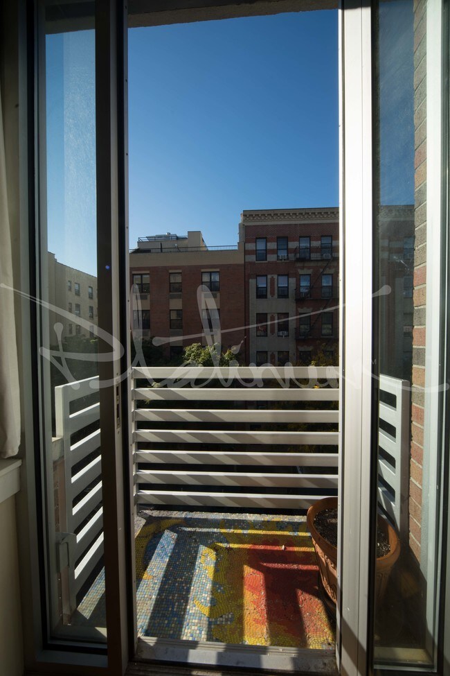 Foto del edificio - 435 E 117th St