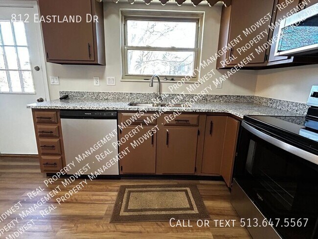 Foto del edificio - 812 Eastland Dr