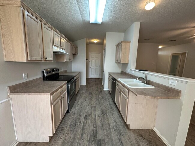 Building Photo - Charming North Lubbock Home with Spacious ...