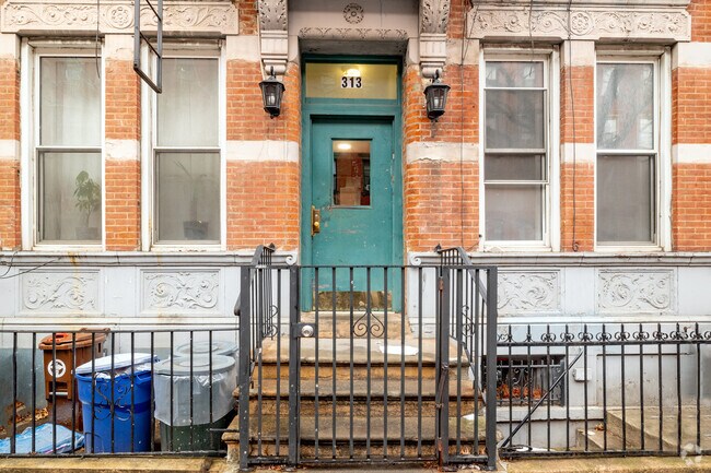 Building Entrance - 313 S 4th St