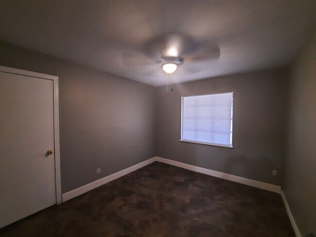 Building Photo - Home for Lease in Sunset Acres!