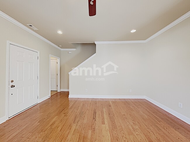 Building Photo - 1439 Sunray Dr