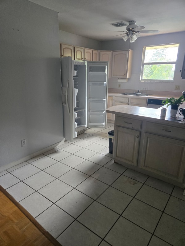 Photo - 1325 Drew St Apartment