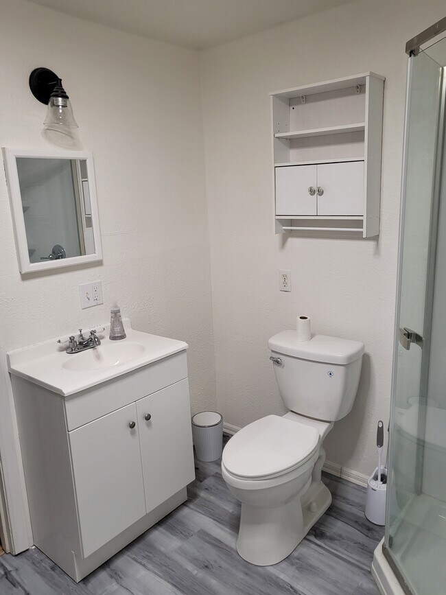 3903 Broadview Dr Unit Studio, Anacortes, WA 98221 Apartments in