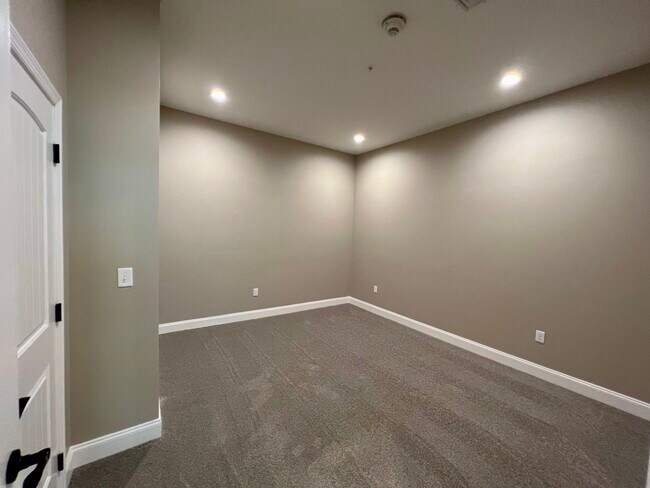 Foto del edificio - 409 Lackawanna Ave