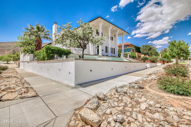 Foto del edificio - 1701 Elm St