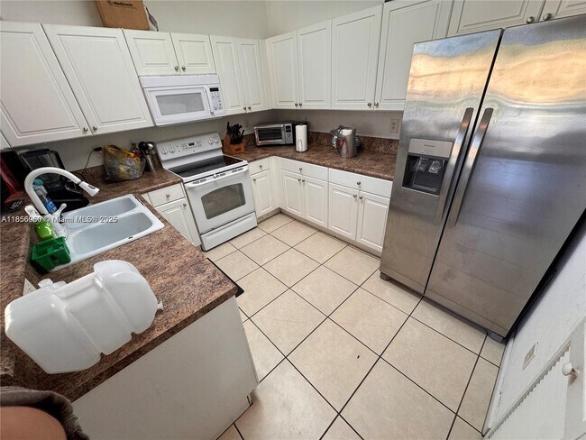 Foto del edificio - 9343 SW 227th St