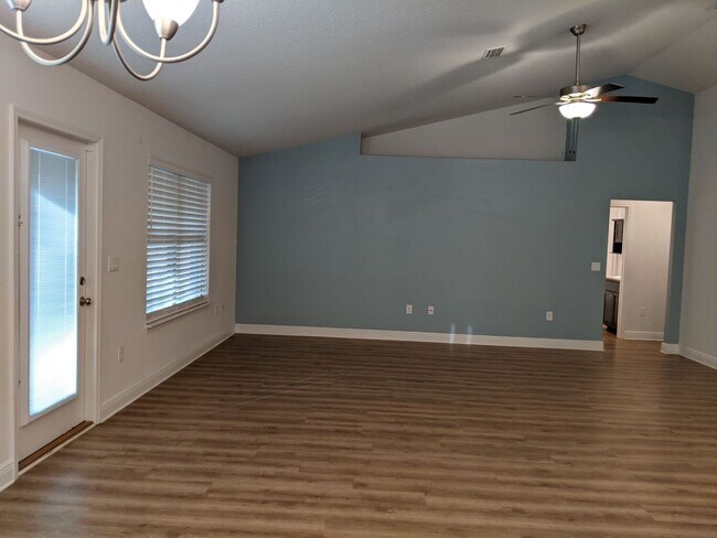 Foto del edificio - Craftsman-Style 4-Bedroom Home - Winners Gait