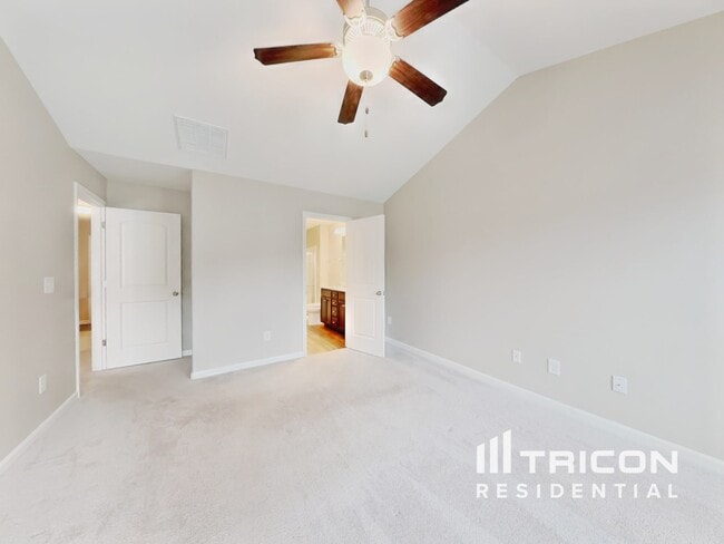 Building Photo - 219 Plains Dr