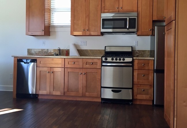 Interior Photo - 718-724 De La Vina St