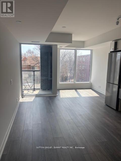 Building Photo - 2 Manderley Dr